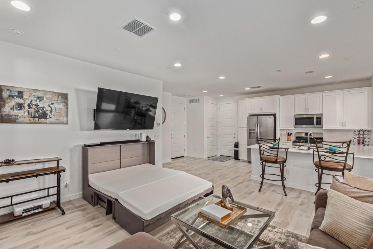 At Your Service - Modern Amenities, Urban Location, Sophisticated Style فينيكس المظهر الخارجي الصورة